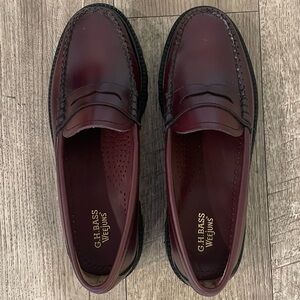 G.H. Bass & Co. Women’s Deep Red Weejuns Lugsole Loafers Size 7.5